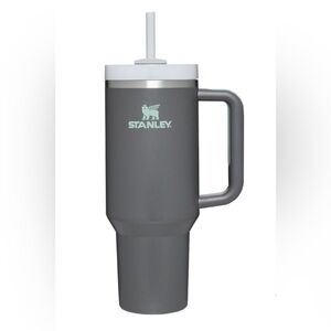 Stanley 40 oz. Quencher H2.0 FlowState Tumbler
Water Bottle Charcoal Grey Green